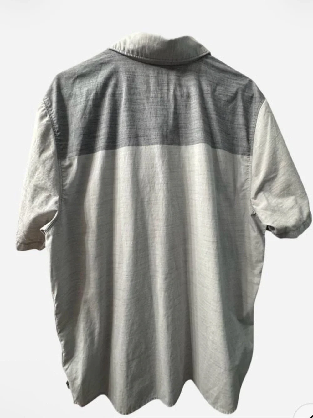 The North Face Two-Tone Short Sleeve Button-Up Shirt - Light Gray & Heather Gray